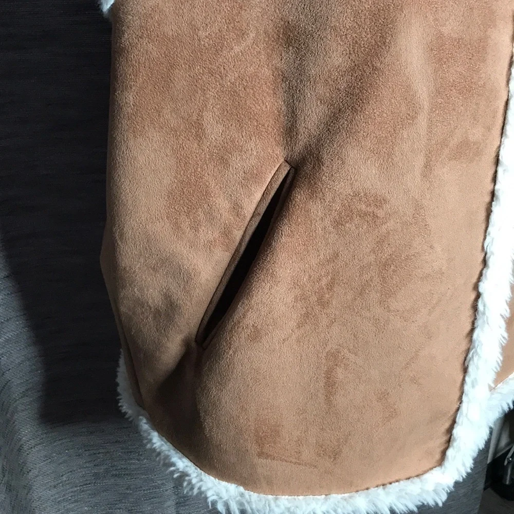 HINGE TAN AND CREAM COZY CHIC LARGE BROWN VEST